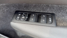 Volvo XC40 2.0 B3P Plus Dark 5dr Auto Petrol Estate